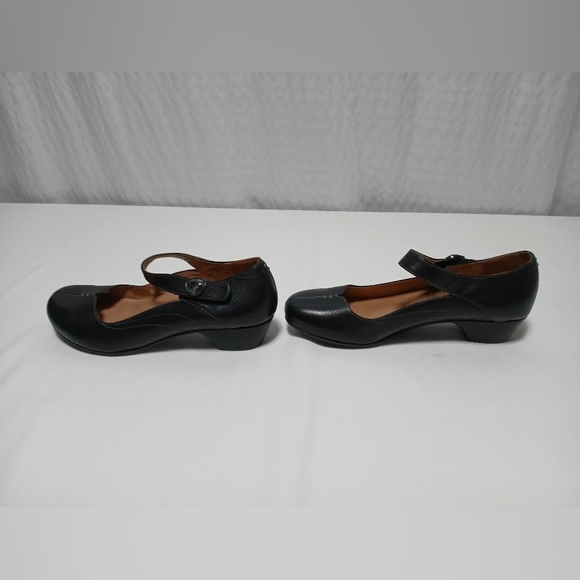 Taos  Samba Black Leather Mary Jane Shoes. Size 8 - Picture 7 of 12